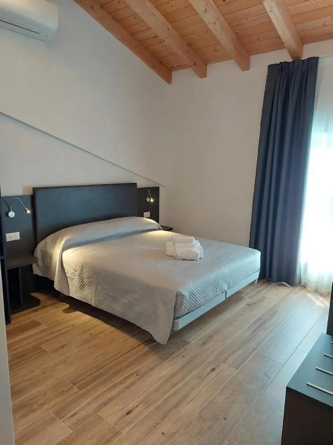 Konukevi Il Vitigno Otel Dossobuono İtalya